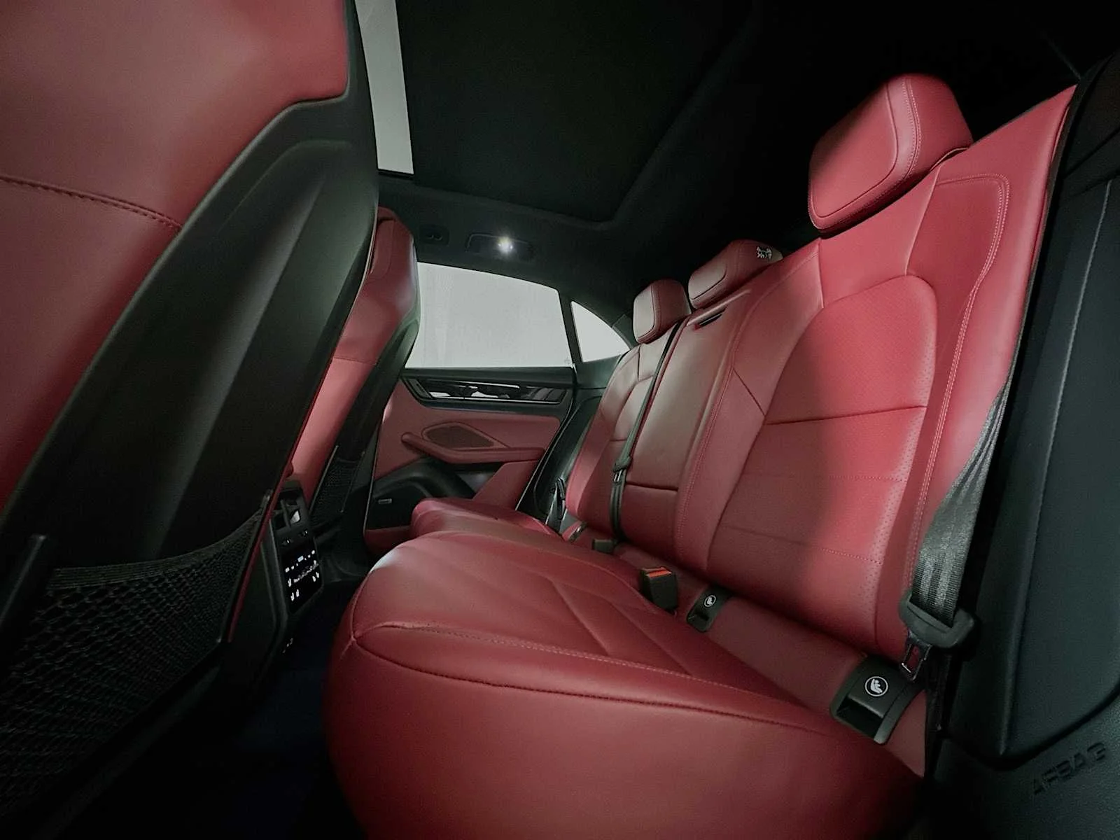 2025 Porsche Macan S - Photo 22