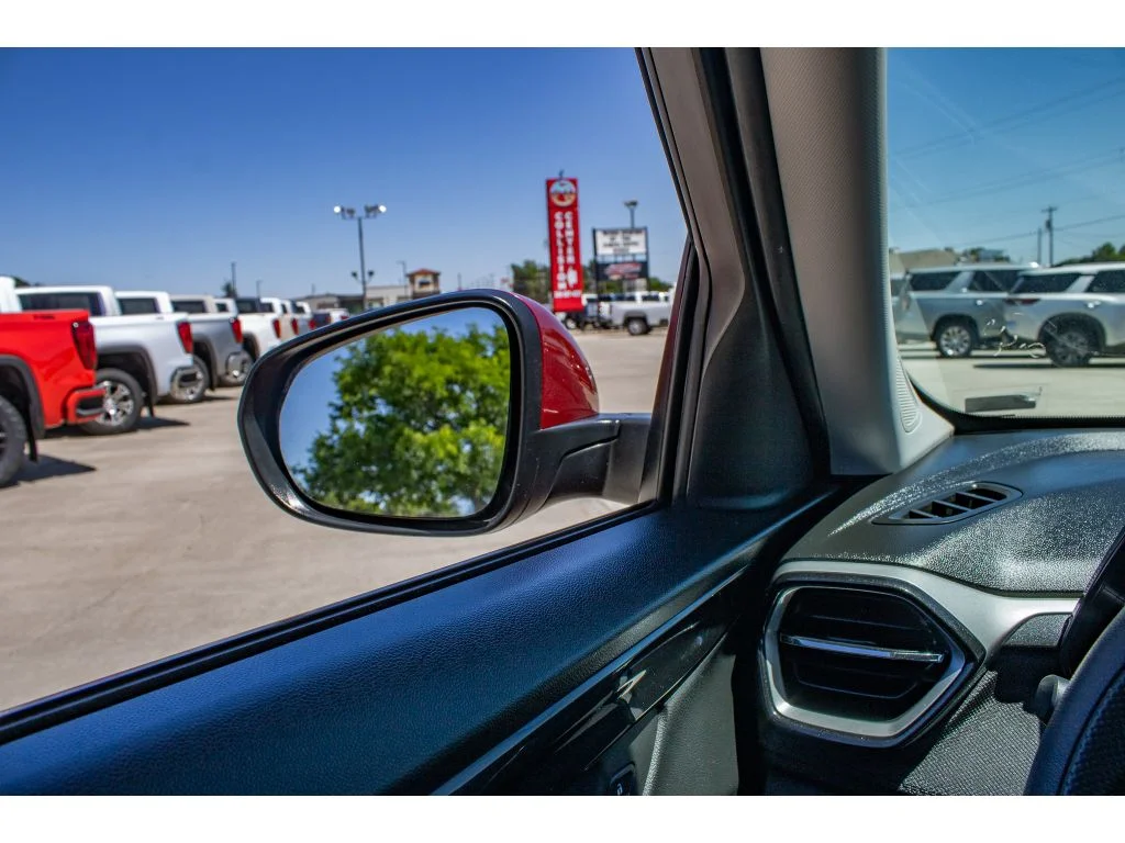 Used 2025 Crimson Metallic Chevrolet LT image 31