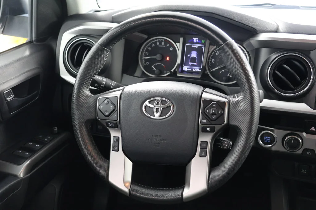 Used 2023 Ice Toyota SR5 image 10
