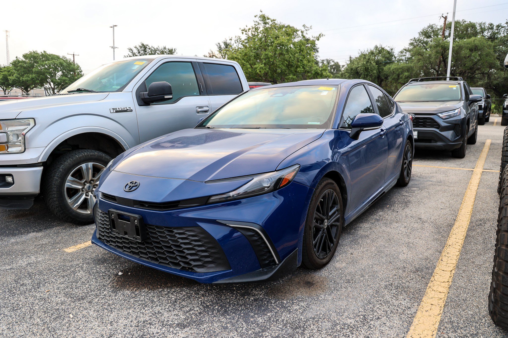 Used 2025 RESERVOIR BLUE Toyota SE image 1