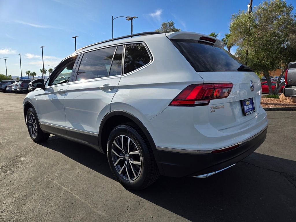 Used 2020 White Volkswagen SE image 4