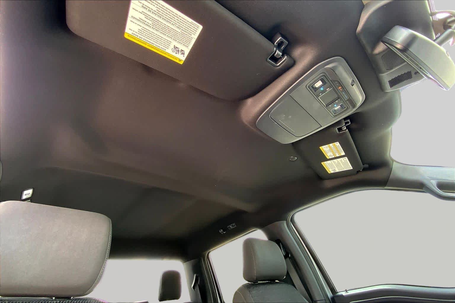Used 2023 Iconic Silver Ford XLT image 14