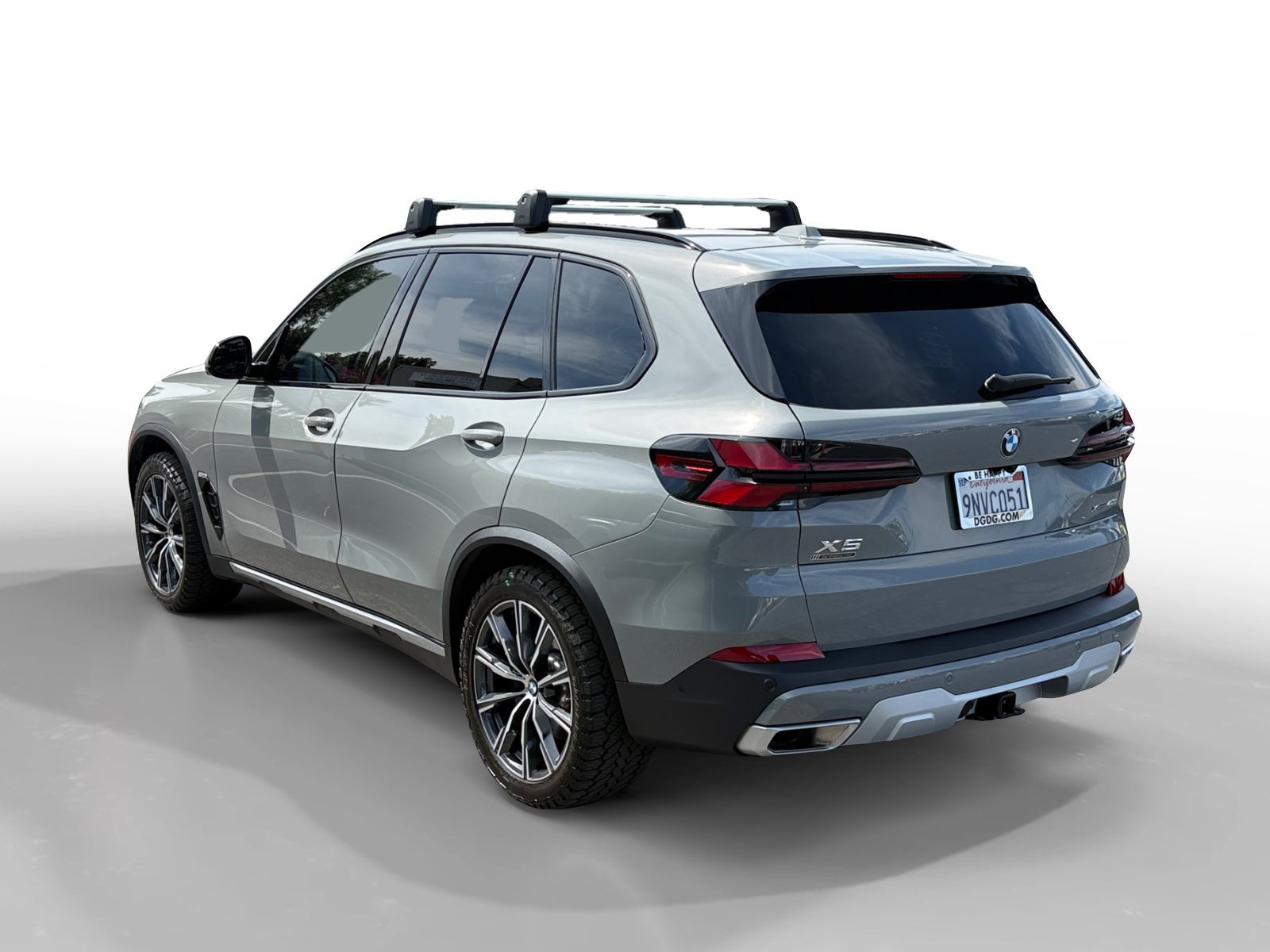 Used 2025 Gray BMW xDrive40i image 3
