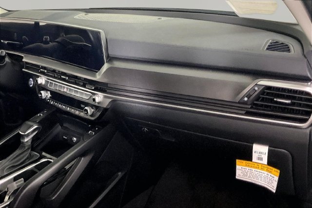 Used 2025  Kia S image 21