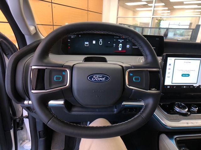 New 2026 Star White Metallic Tri-Coat Ford Platinum® image 13