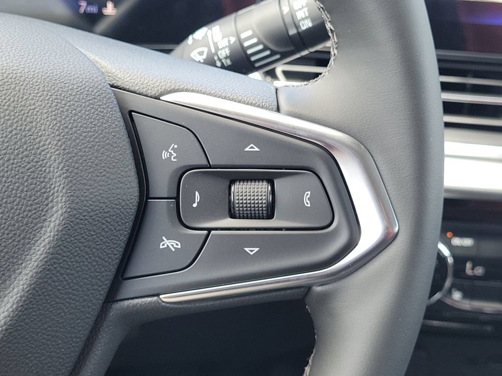 New 2026 Summit White Chevrolet LT image 21