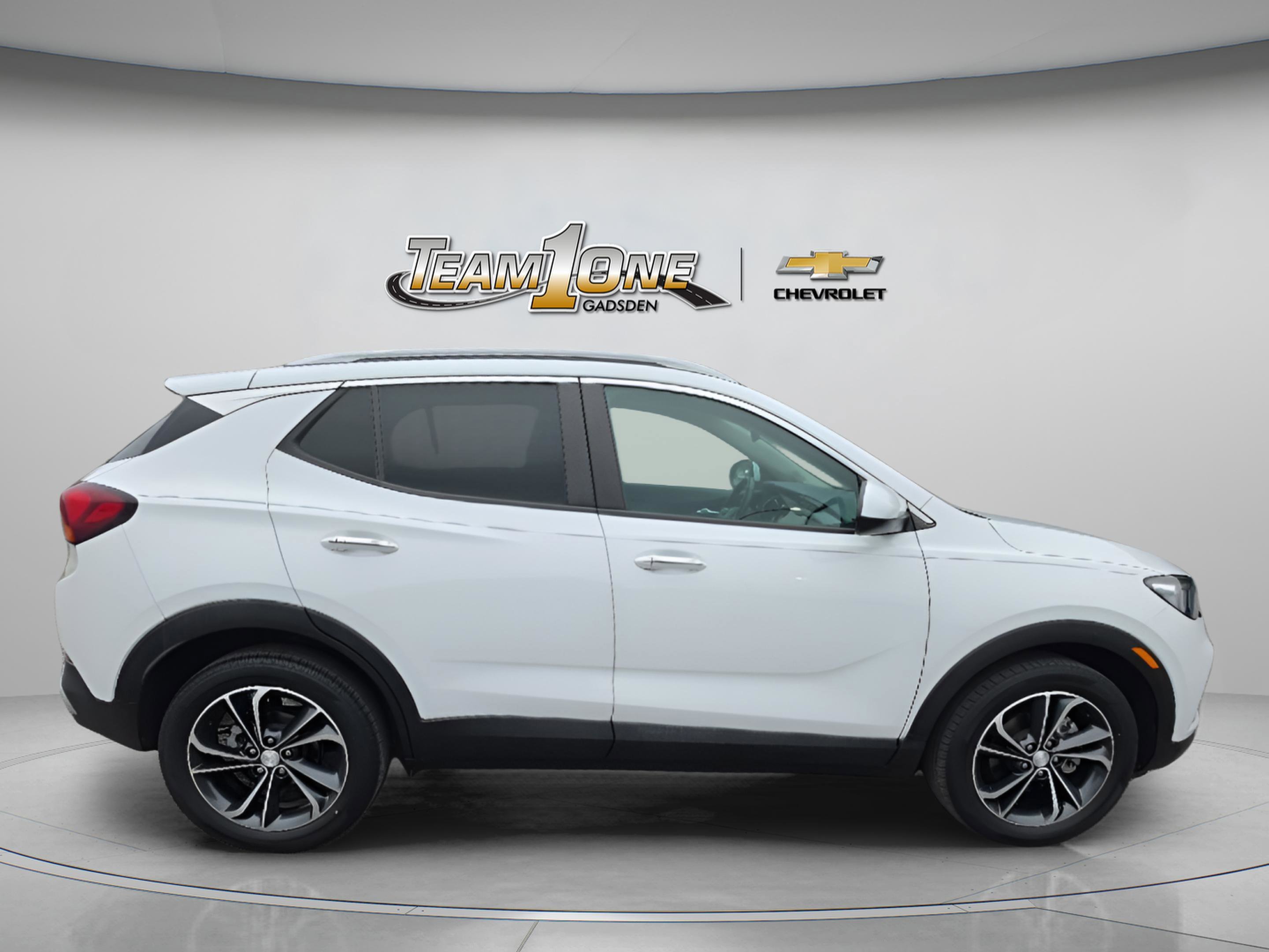 Used 2022 Summit White Buick Select image 8
