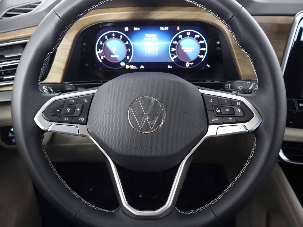 New 2026 SILVER MIST METALLIC Volkswagen SE 4Motion Technology image 8