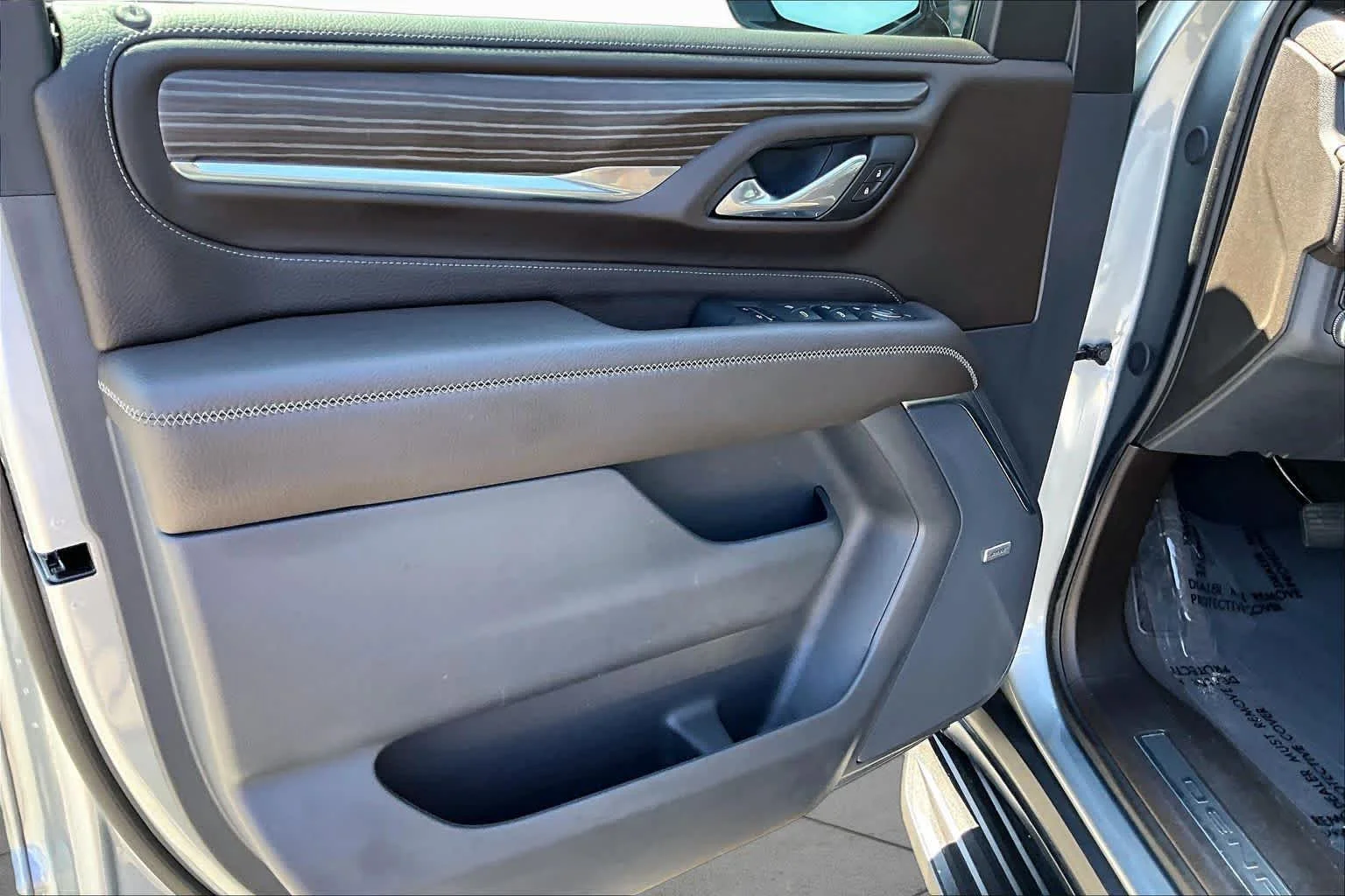 Used 2024 Sterling Metallic GMC Denali image 21