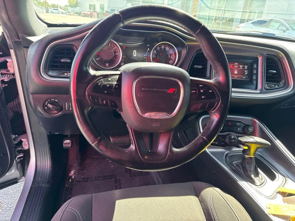 Used 2017 Silver Dodge SXT image 13