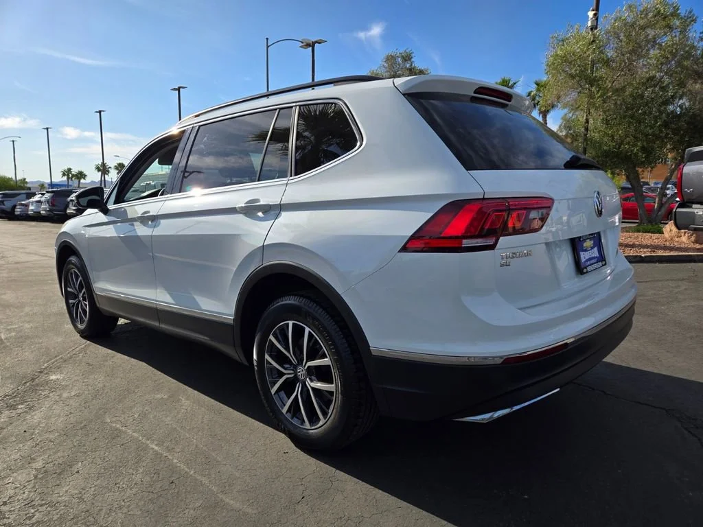 Used 2020 White Volkswagen SE image 4