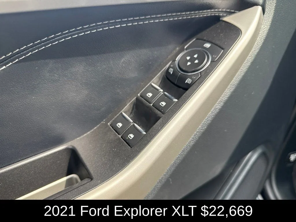 Used 2021 Black Ford XLT image 12
