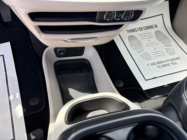 Used 2024 Black Chrysler Touring L image 23