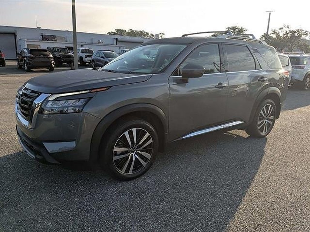 2025 Nissan Pathfinder Platinum - Photo 8
