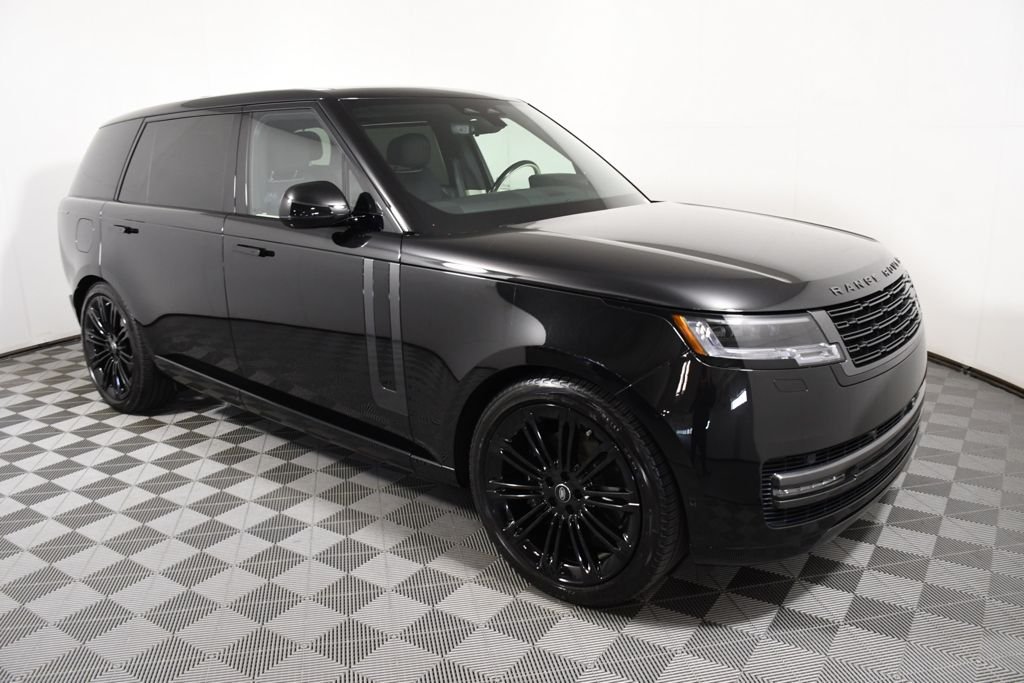 Used 2024 Santorini Black Metallic Land Rover SE image 8