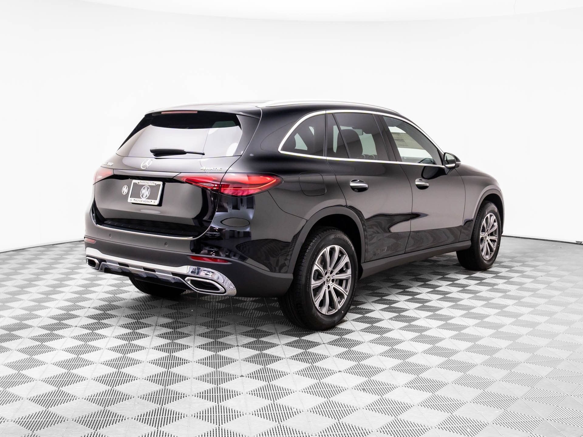 New 2026 Black Mercedes-Benz GLC 300 image 5