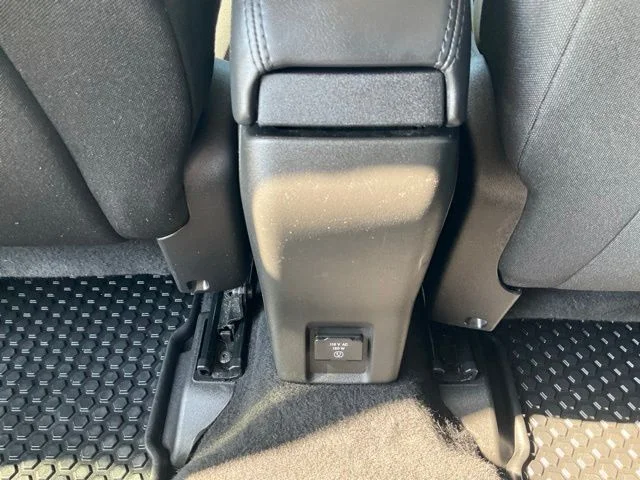 Used 2016 Black Jeep Latitude image 25