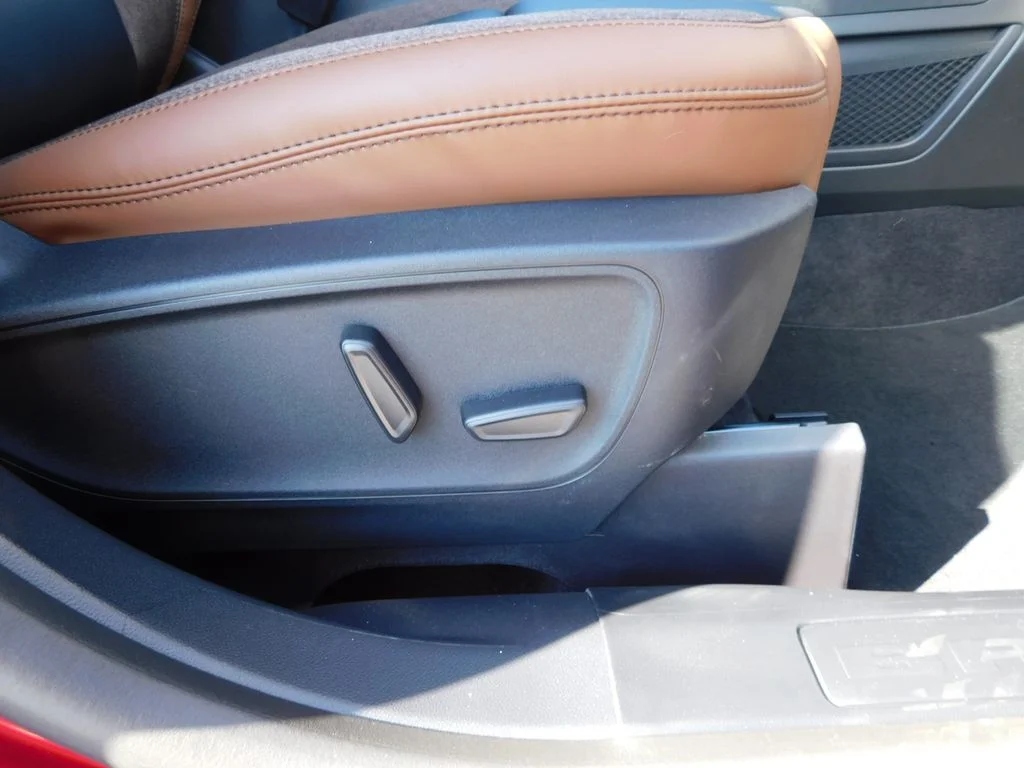 New 2026 Ruby Red Metallic Tinted Clearcoat Ford Outer Banks® image 18
