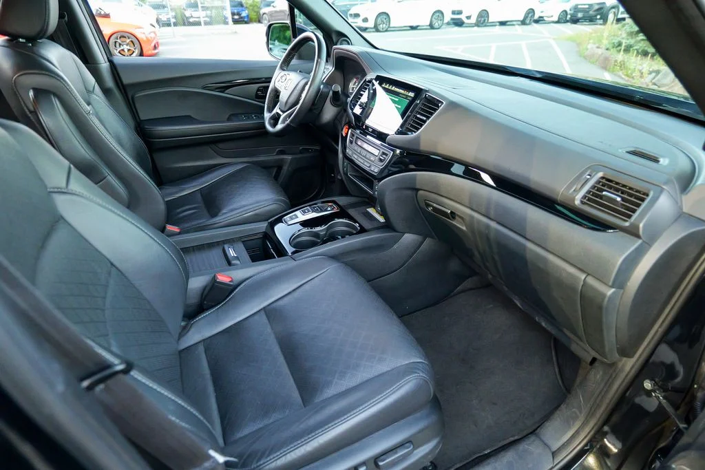 Used 2023 Black Honda Elite image 33
