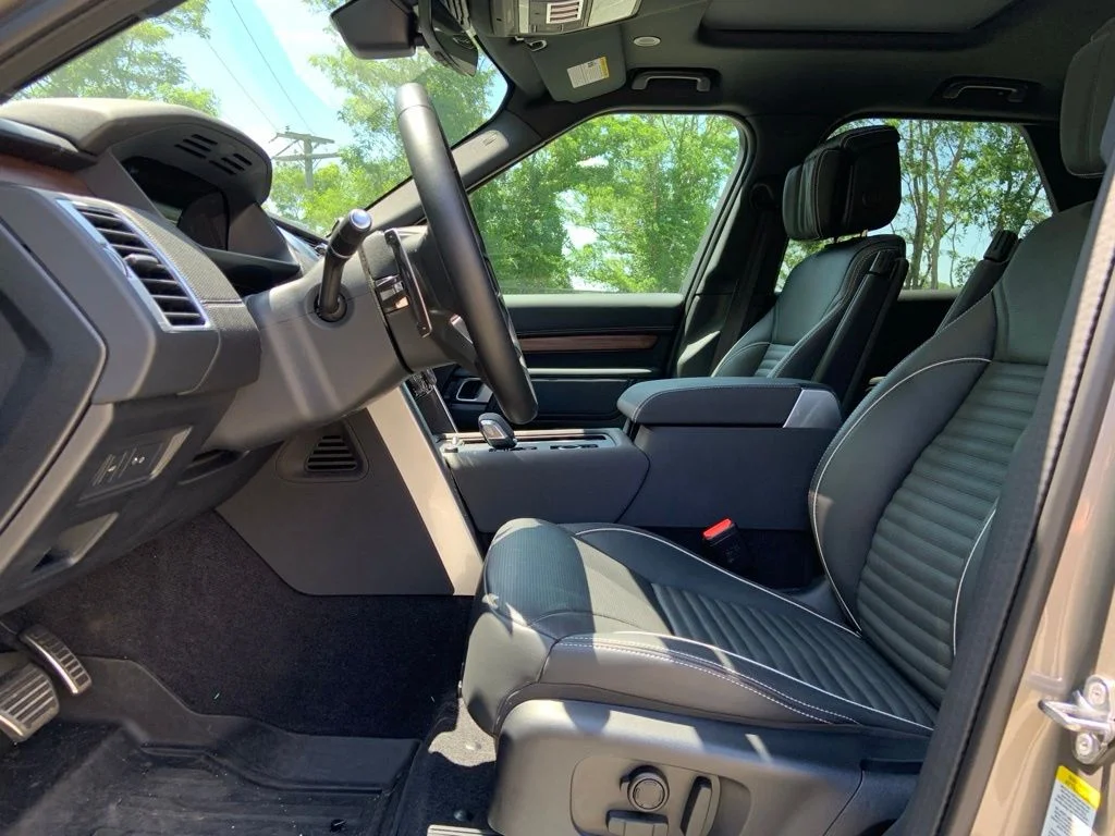 2024 Land Rover Discovery Dynamic SE - Photo 10