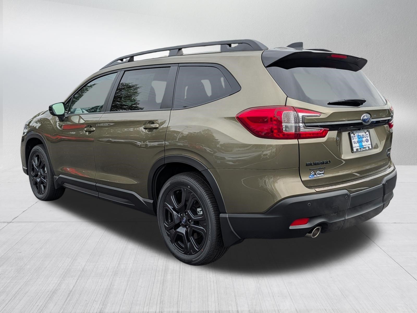 New 2026 AUTUMN GREEN METALLIC Subaru Onyx Edition Touring 7-Passenger image 3