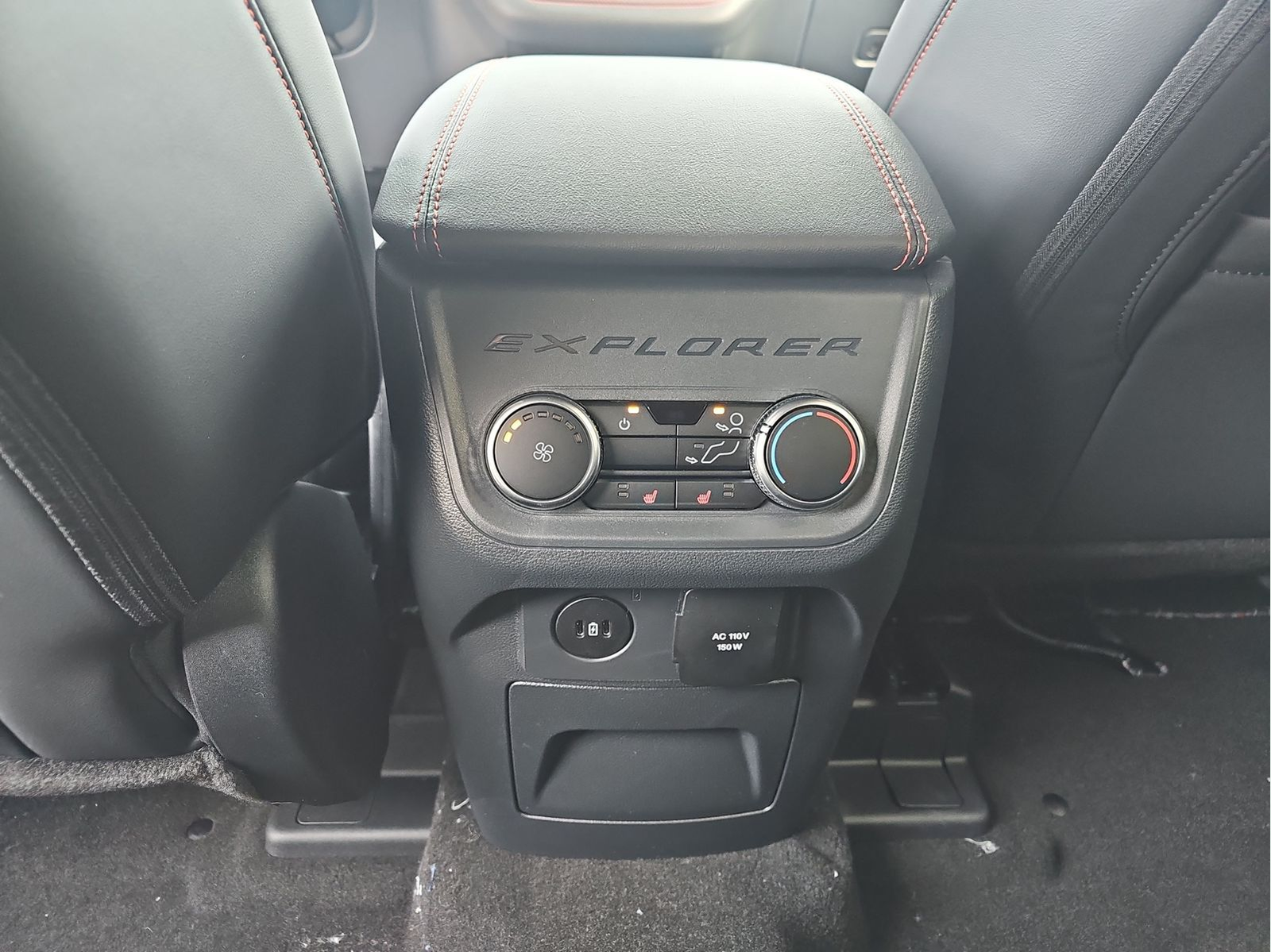 2026 Ford Explorer ST-Line - Photo 13