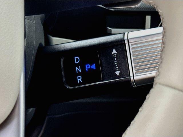 New 2027 White Hyundai SE FWD image 26