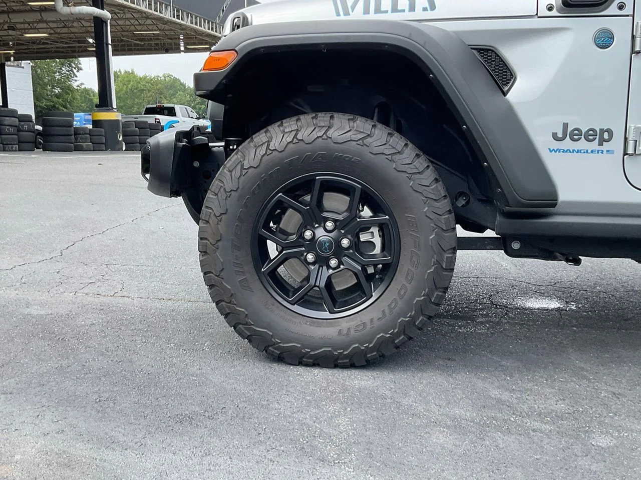 Used 2024 Silver Jeep Willys 4xe image 26