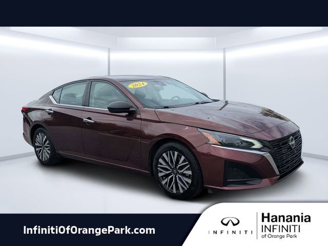 Used 2024 Red Nissan 2.5 SV image 1