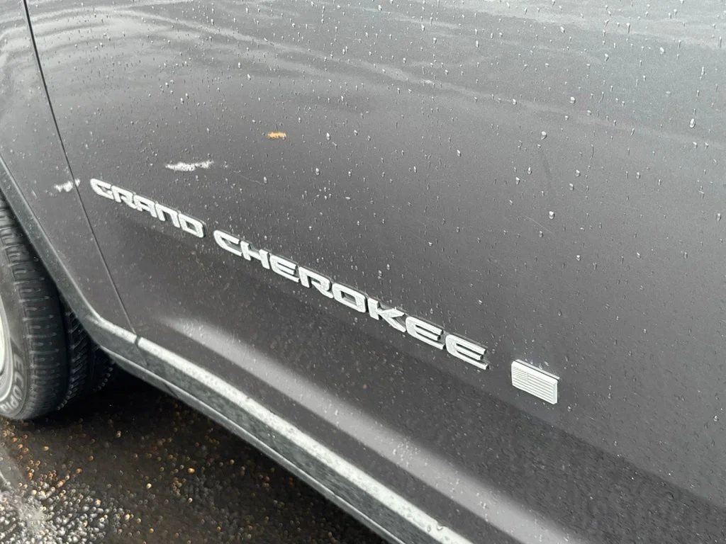 Used 2024 Gray Jeep Limited image 42