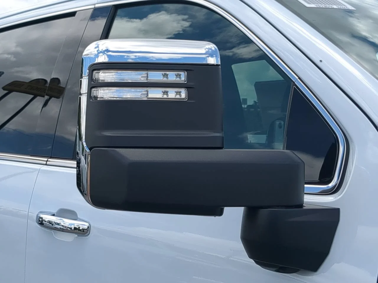 2026 GMC Sierra 3500HD Denali - Photo 11