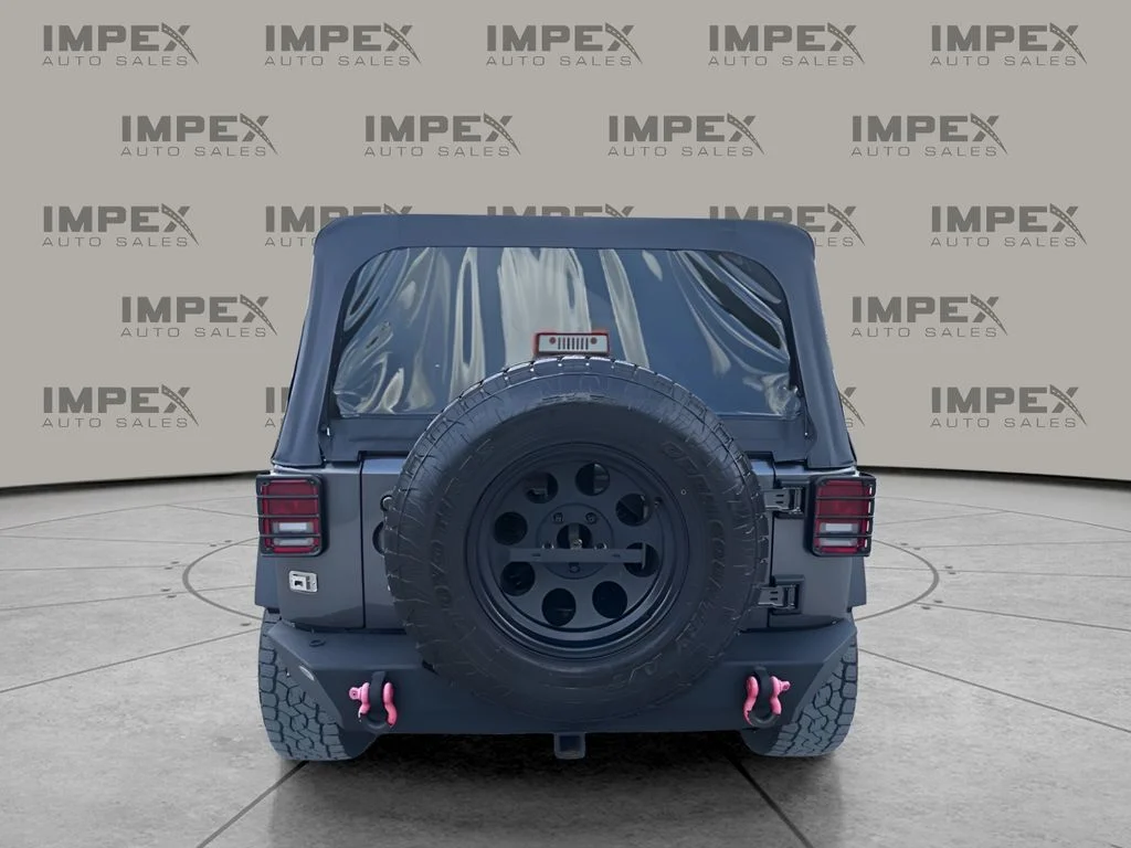 Used 2018 Gray Jeep Sport image 4