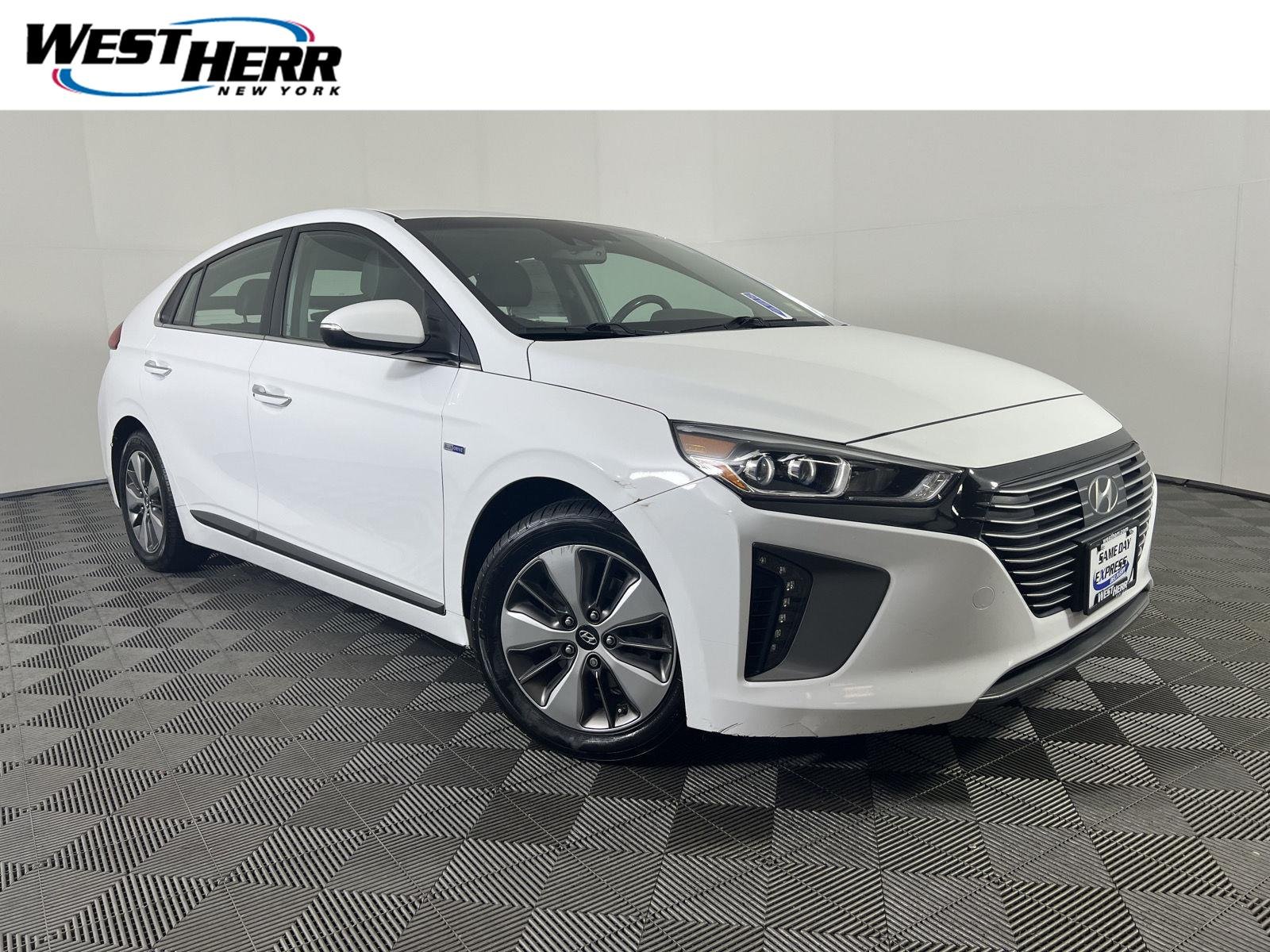 Used 2019 Ceramic White Hyundai Limited image 1