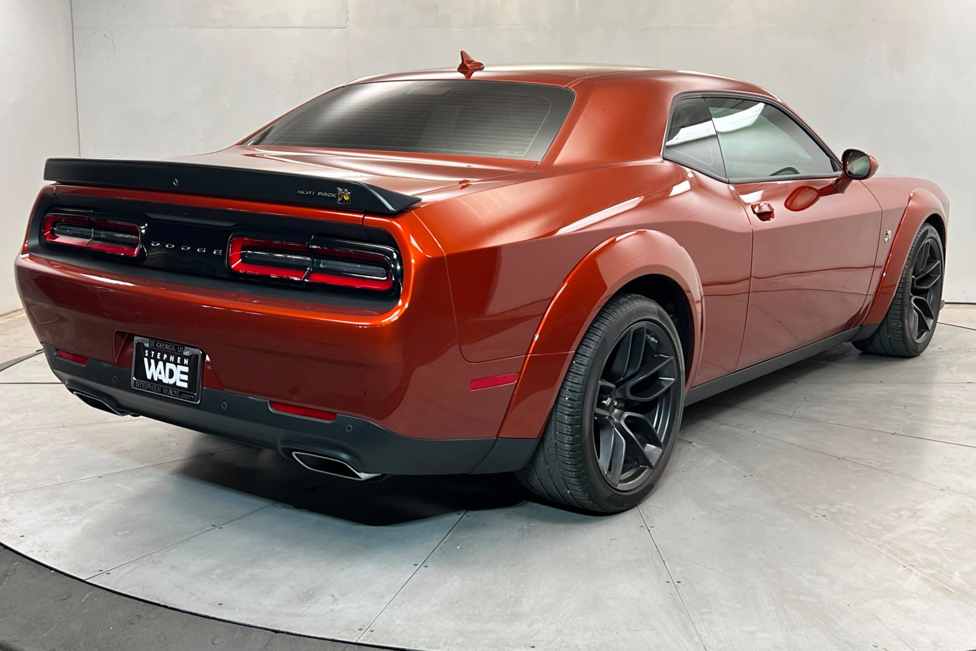 2022 Dodge Challenger R/T - Photo 6