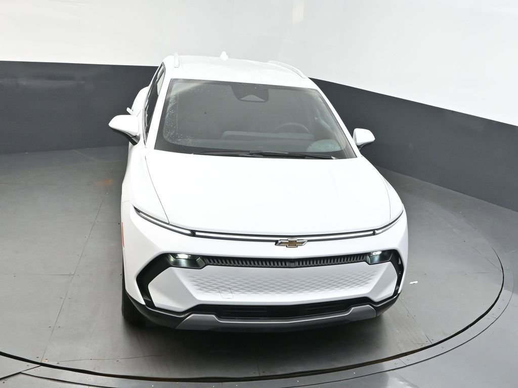 New 2025 Summit White Chevrolet LT image 38