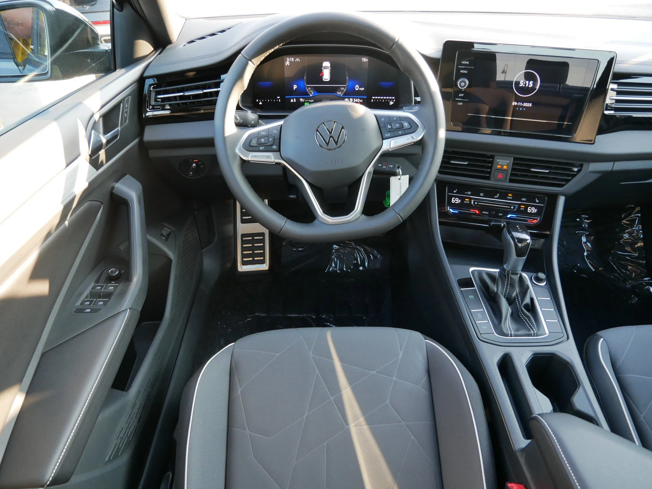 2025 Volkswagen Jetta Sport - Photo 7