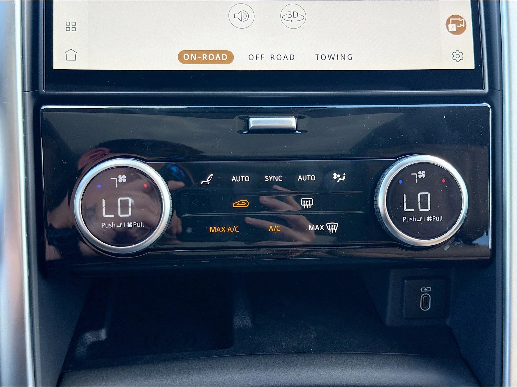 New 2026 Carpathian Grey Land Rover Tempest Edition image 36