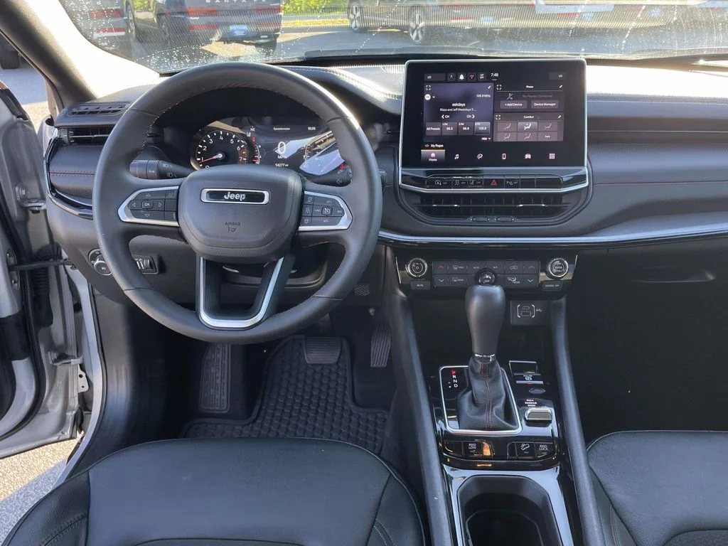 Used 2024 Silver Zynith Metallic Clearcoat Jeep Trailhawk image 4