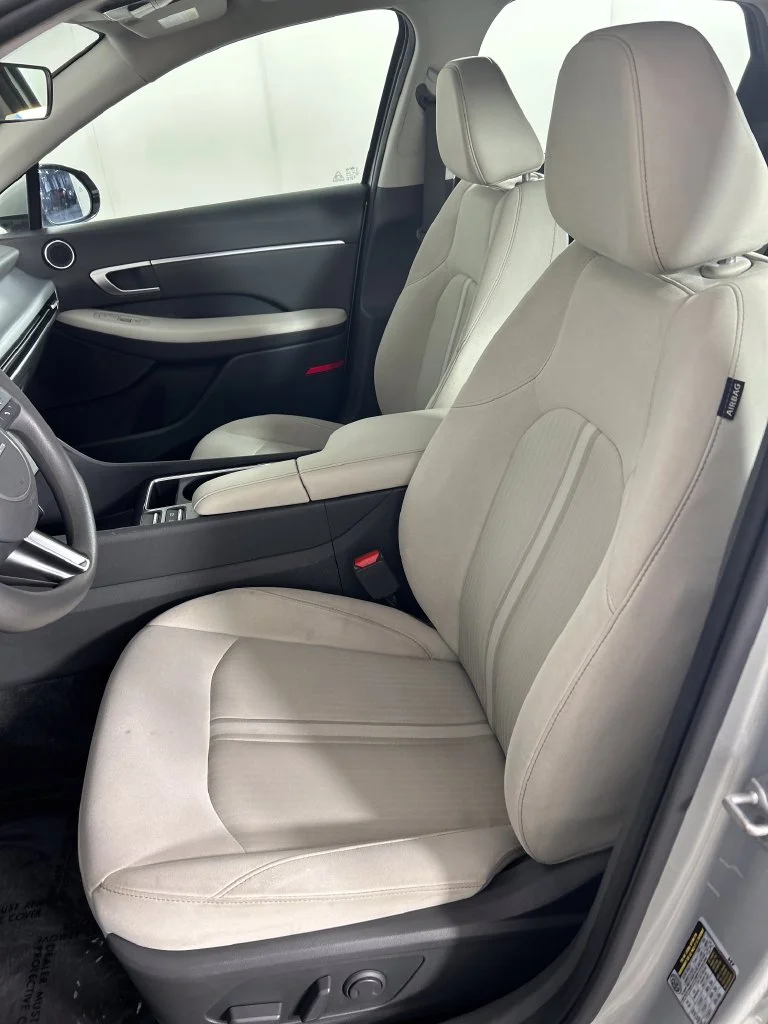 Used 2025 Silver Hyundai SEL image 12
