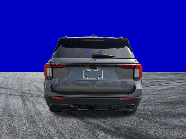 New 2026 Carbonized Gray Metallic Ford ST-Line image 5