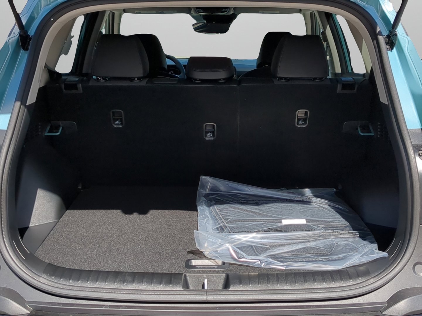 New 2026 Pluton Blue/Black Roof Kia S image 22