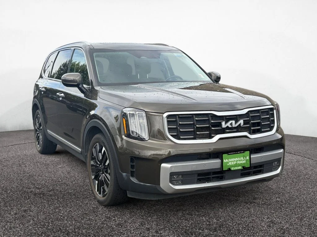 Used 2023 Green Kia SX-Prestige image 7
