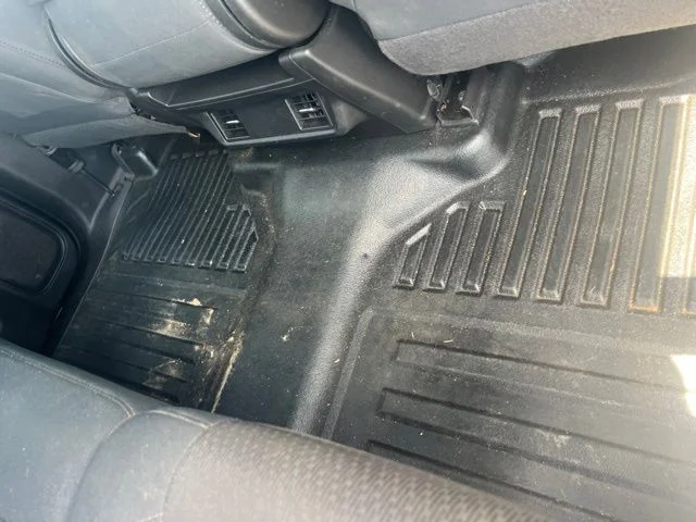 Used 2021  GMC Base image 27