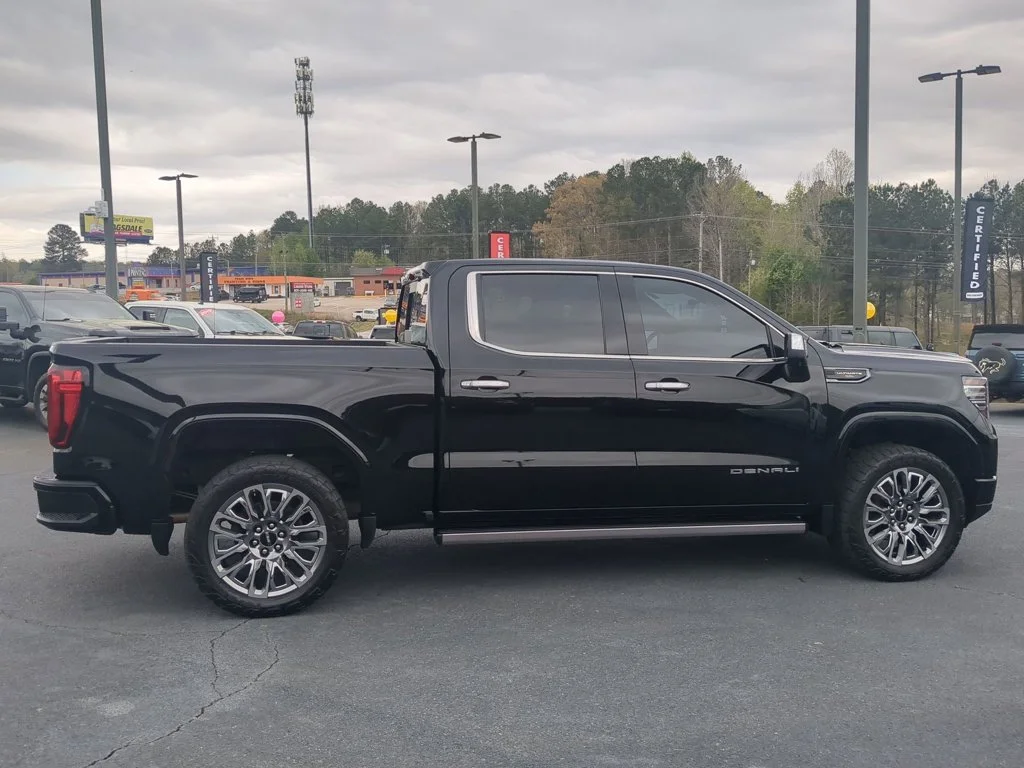 Used 2023 Onyx Black GMC Denali Ultimate image 4
