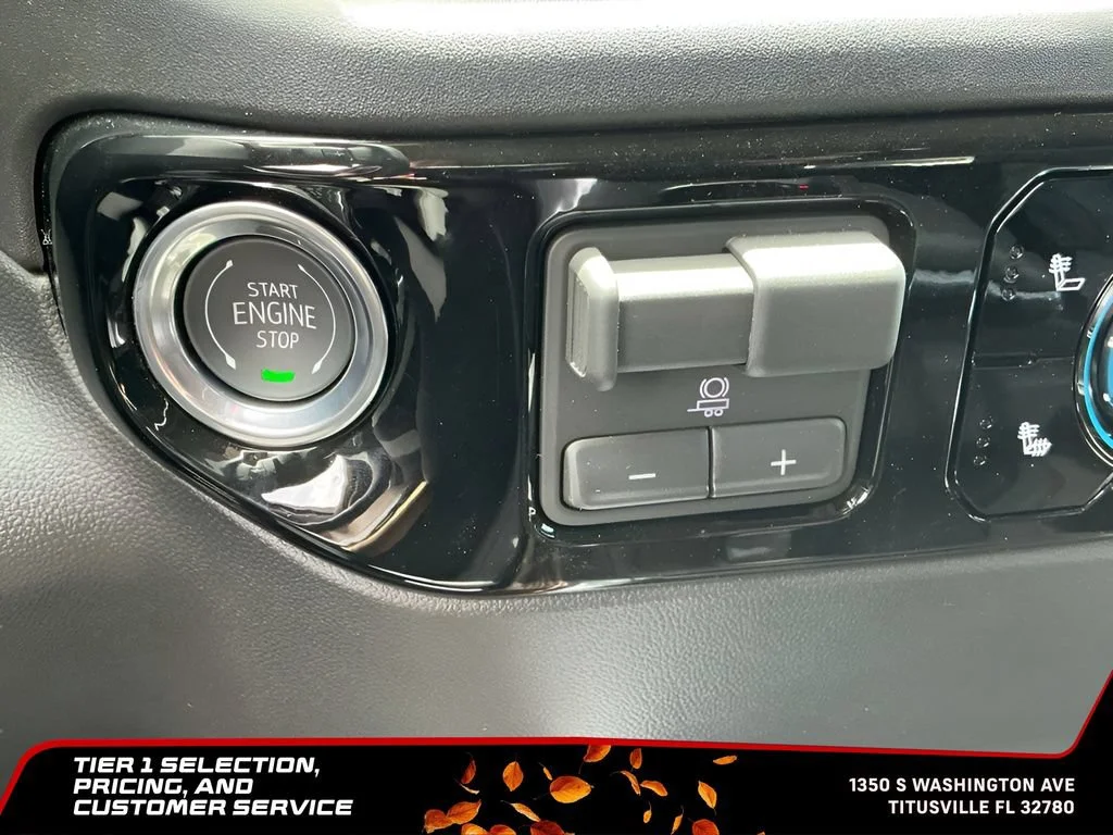 New 2026 Sterling Metallic GMC Elevation image 24