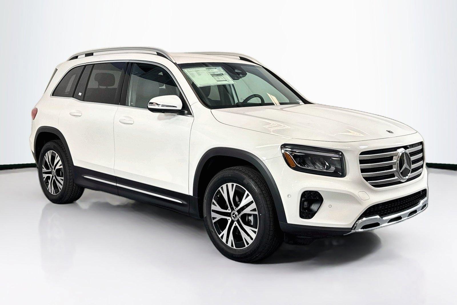 New 2026 Polar White Mercedes-Benz GLB 250 image 3