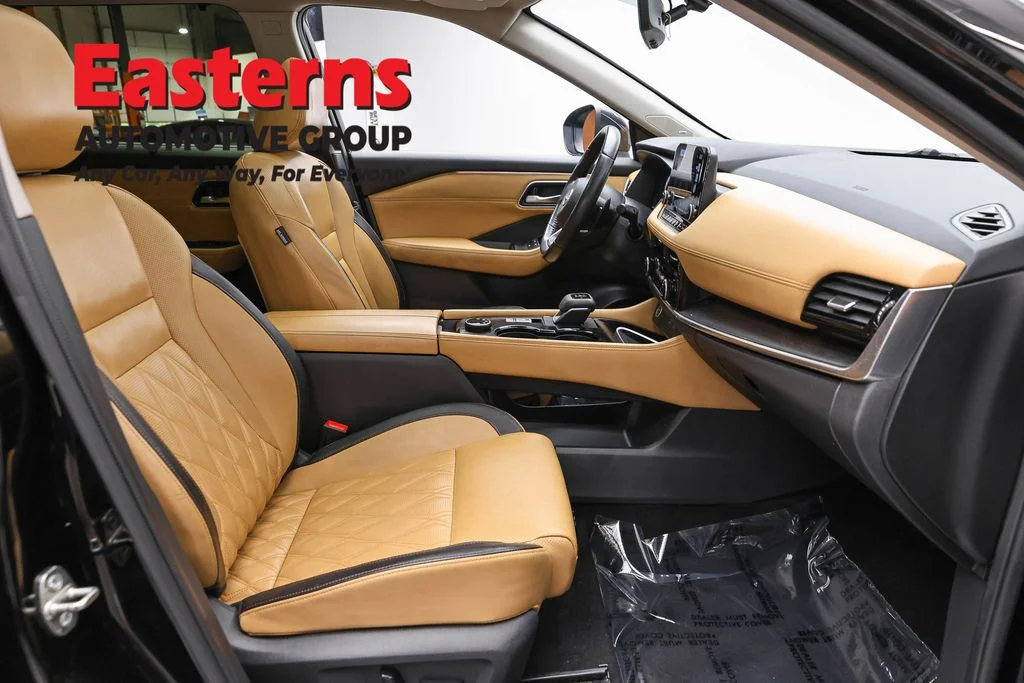 Used 2023 Black Nissan Platinum image 26