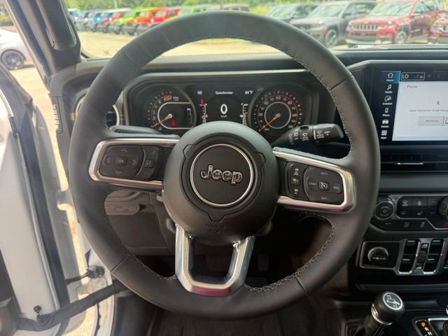 New 2026 Bright White Clear-Coat Exterior Paint Jeep Sahara image 15