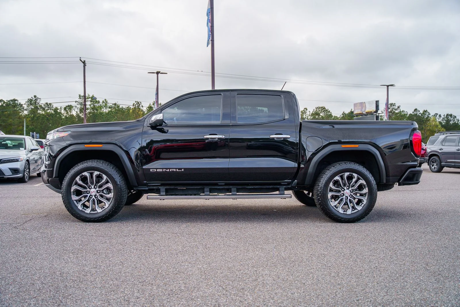 Used 2023 Black GMC Denali image 3