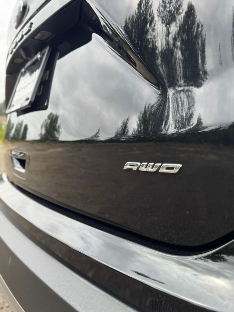 Used 2024 Black Metallic Ford SEL image 39